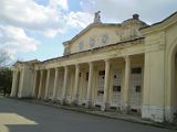 Teatrul de vara din Parcul Bazilescu